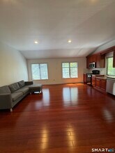108 Comstock Hill Ave in Norwalk, CT - Building Photo - Building Photo