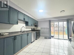 13 Southwell Pl in Brampton, ON - Building Photo - Building Photo