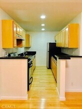 1033 3rd St, Unit 105 in Santa Monica, CA - Building Photo - Building Photo