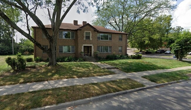 property at 2421 Riverside Dr