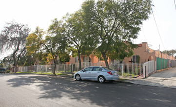 1659 - 1707 South Catalina Street Apartments in Los Angeles, CA - Foto de edificio - Building Photo