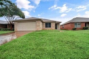 2817 Maegen Cir in Fort Worth, TX - Building Photo