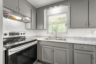 11057 Bluehill Dr in Jacksonville, FL - Building Photo - Building Photo