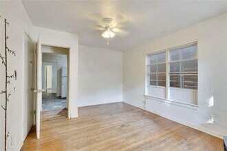 413 W Annie St in Austin, TX - Building Photo - Building Photo