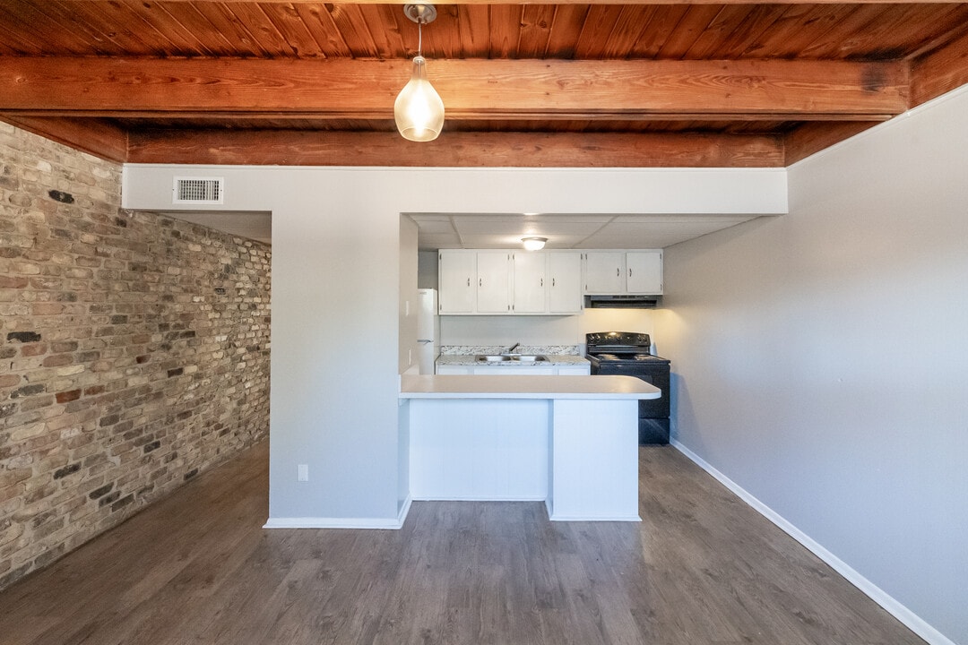 Brookley Apartments in Mobile, AL - Foto de edificio