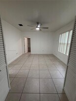 7001 NW 4th Ct in Miami, FL - Building Photo