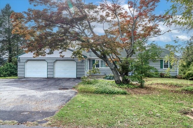 4 Vista Dr in Brookfield, CT - Building Photo - Building Photo