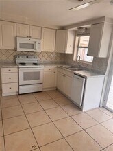 2043 Shannon Dr in Holiday, FL - Building Photo - Building Photo