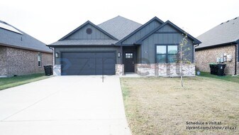 631 Gould St in Pilot Point, TX - Building Photo