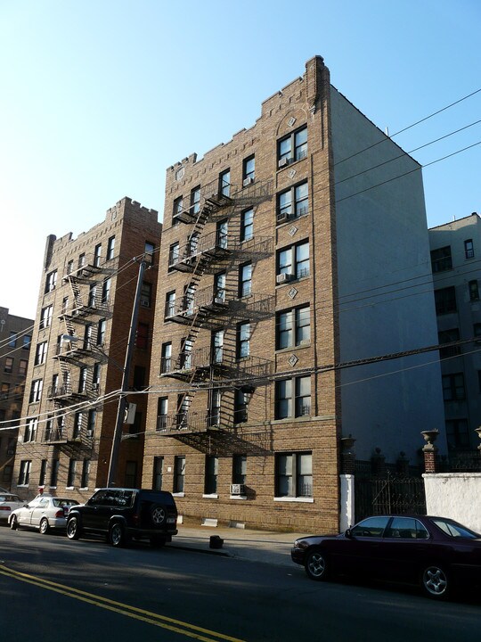 788 Arnow Ave in Bronx, NY - Foto de edificio