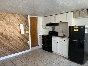 76 Lowell St in Peabody, MA - Building Photo - Building Photo