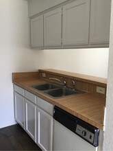 217 Pine Meadow Dr-Unit -D in Kennedale, TX - Building Photo - Building Photo