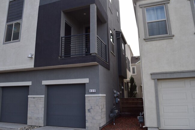 property at 435 Tailoff Ln