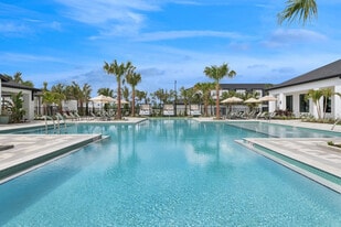 Ascend Crossroads in Apopka, FL - Building Photo