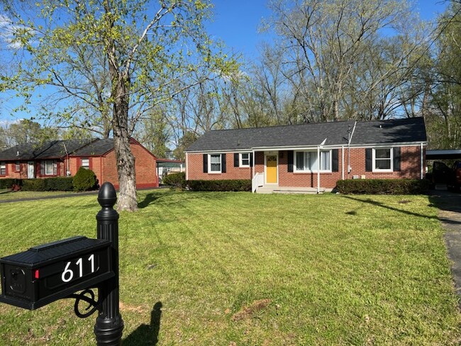property at 611 Thrush Pl