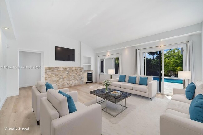 7730 Beach View Dr, Unit 204 in North Bay Village, FL - Building Photo - Building Photo