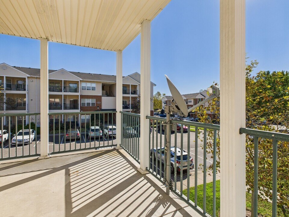 801 Brassie Ln in Glen Allen, VA - Building Photo