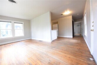 5842 Prospect Ave in Dallas, TX - Building Photo - Building Photo