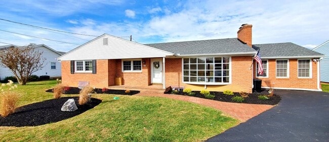 3351 Kearneysville Pike in Shepherdstown, WV - Building Photo - Building Photo