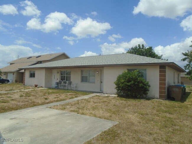 1118 SE 6th Ave in Cape Coral, FL - Building Photo - Building Photo