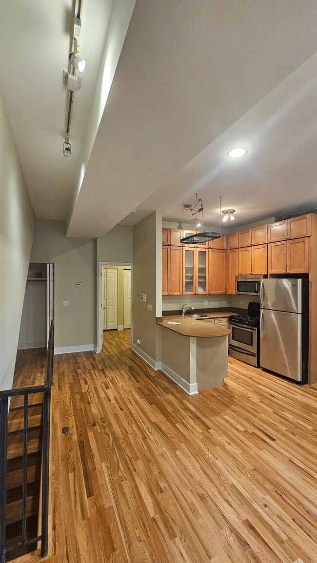 1411 W Ohio St, Unit 1f in Chicago, IL - Building Photo - Building Photo