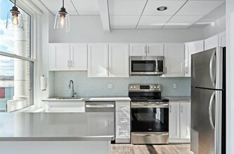 108 W Jefferson St, Unit 702 in Syracuse, NY - Building Photo - Building Photo