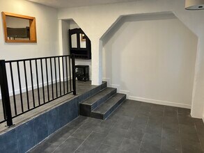 22933 Portage Circle Dr in Topanga, CA - Foto de edificio - Building Photo