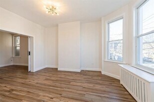 1902 Palisade Ave, Unit 2 in Union City, NJ - Building Photo