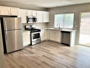 214 Appian Way in Henderson, NV - Building Photo - Building Photo