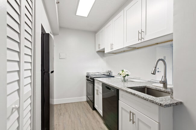 Forest Place in Miami, FL - Building Photo - Building Photo