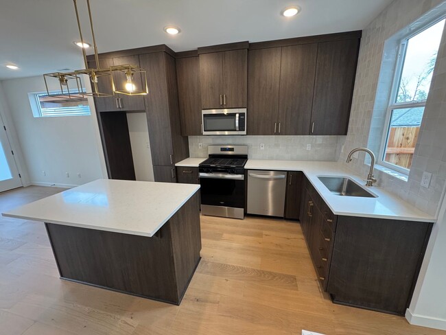 11580 SW 47th Ave in Portland, OR - Building Photo - Building Photo