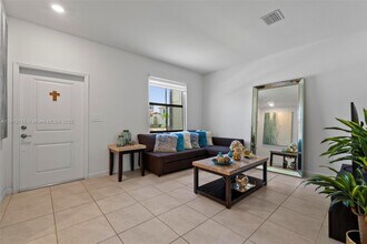 11823 SW 247th Ter in Princeton, FL - Building Photo - Building Photo