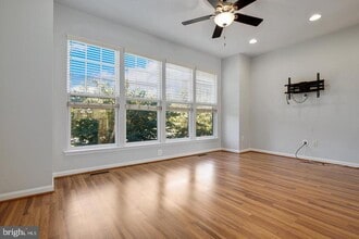 13250 Shawnee Ln in Clarksburg, MD - Building Photo - Building Photo