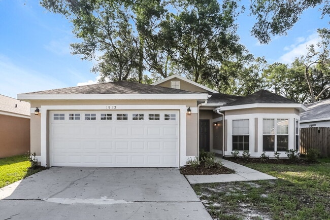 property at 1912 Windsor Oak Dr