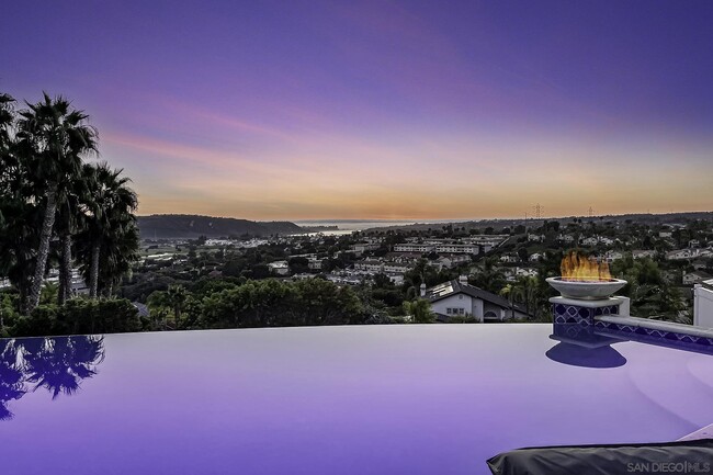 7335 El Fuerte St in Carlsbad, CA - Building Photo - Building Photo