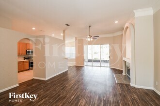10537 Castlebar Glen Dr S in Jacksonville, FL - Foto de edificio - Building Photo
