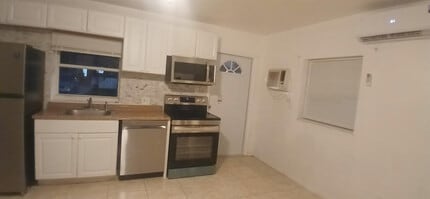 6129 Garfield St in Hollywood, FL - Building Photo - Building Photo