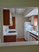 728 W San Antonio St in Lockhart, TX - Building Photo - Building Photo