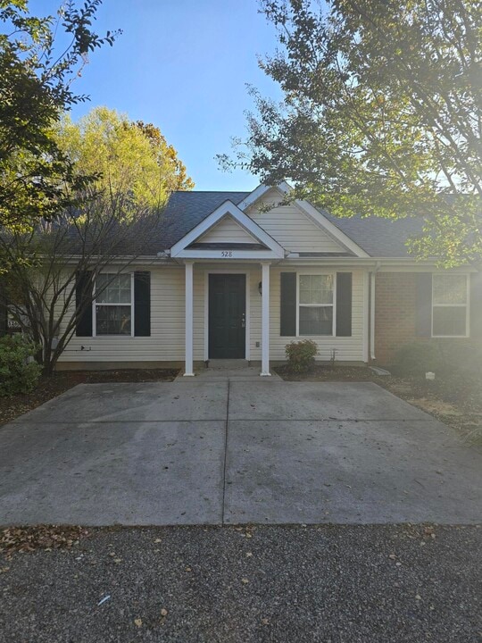 528 Edgecliff Ln in Evans, GA - Building Photo