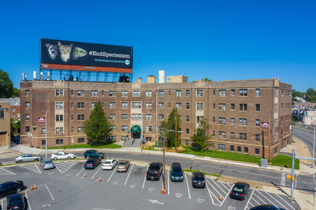 Elizabeth Manor Apartments in Upper Darby, PA - Building Photo - Building Photo