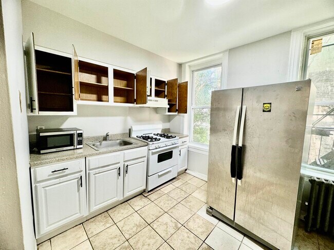 331 Baldwin Ave in Jersey City, NJ - Building Photo - Building Photo