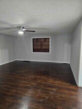 155 Midway Dr in Oliver Springs, TN - Building Photo - Building Photo