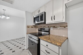 2007 Whiteback Dr in Houston, TX - Building Photo - Building Photo