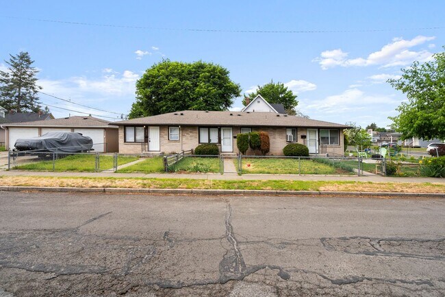 2915 N Lincoln St, Unit 2915 N Lincoln in Spokane, WA - Foto de edificio - Building Photo