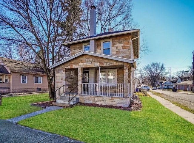 property at 1959 Barrows St