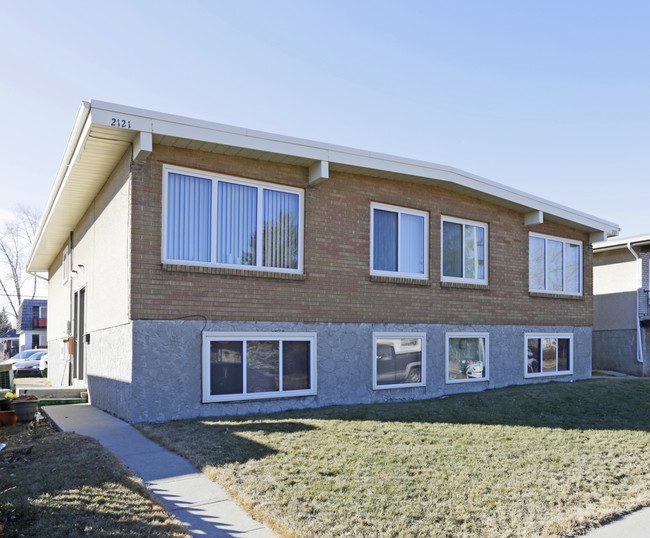 2121 5th Ave NW in Calgary, AB - Building Photo - Primary Photo