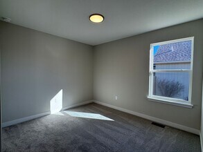 31742 W 168th Ct in Gardner, KS - Building Photo - Building Photo