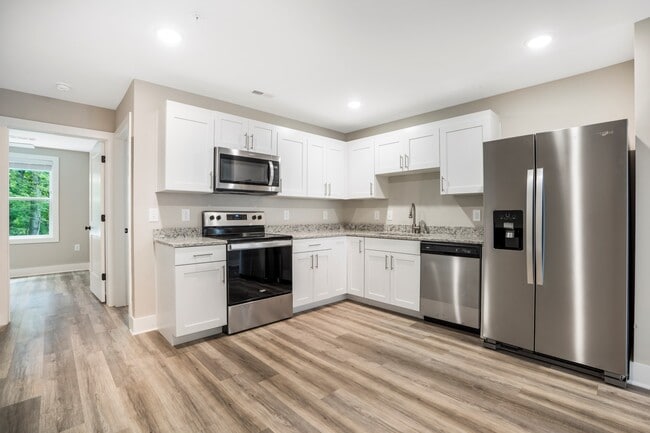 303 Linwood St in Apex, NC - Building Photo - Building Photo