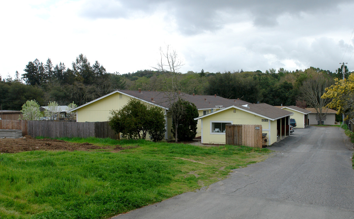 4904 Sonoma Hwy in Santa Rosa, CA - Foto de edificio