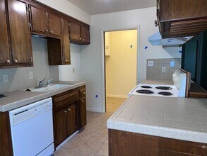 2 Ripple Ct in Sacramento, CA - Building Photo - Building Photo